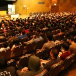 Materia oscura, gran enigma de la física, cautivó y entusiasmó a cientos en la UNA