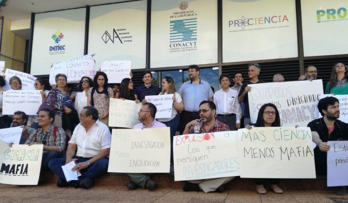 manifestación por la ciencia en paraguay