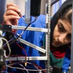 Afganistán: temen consecuencias adversas para las mujeres en la ciencia y las niñas en la educación