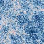 Imagen de una gran región del universo predicha por simulaciones basadas en el modelo cosmológico actual y realizadas con supercomputadoras. En blanco el tenue resplandor del gas presente en los filamentos cósmicos. En la intersección de estos filamentos, en rojo se encuentra el gas dentro de las galaxias, que da origen a nuevas estrellas (Foto: Alejandro Benítez-Llambay/Universidad de Milán-Bicocca).