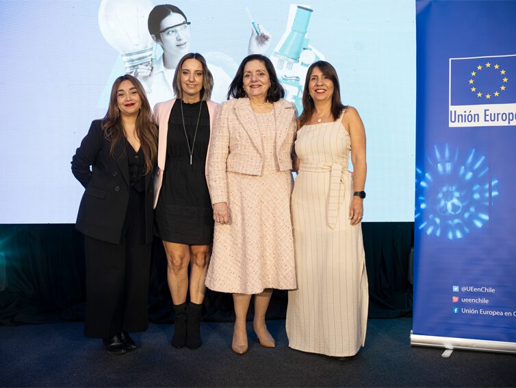 Las cuatro ganadoras del Premio Ingenias Latam 2025 (Foto: gentileza Antonieta Rojas).