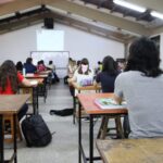 Vista del fondo de una clase de la Universidad Nacional de Asunción. Inteligencia artificial universidad paraguay