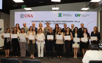 Universidad Nacional de Asunción premia a científicas destacadas del Paraguay investigadoras reciben premio