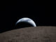 Artemis II y la carrera hacia una especie multiplanetaria La Tierra y la Luna, desde Artemis II.